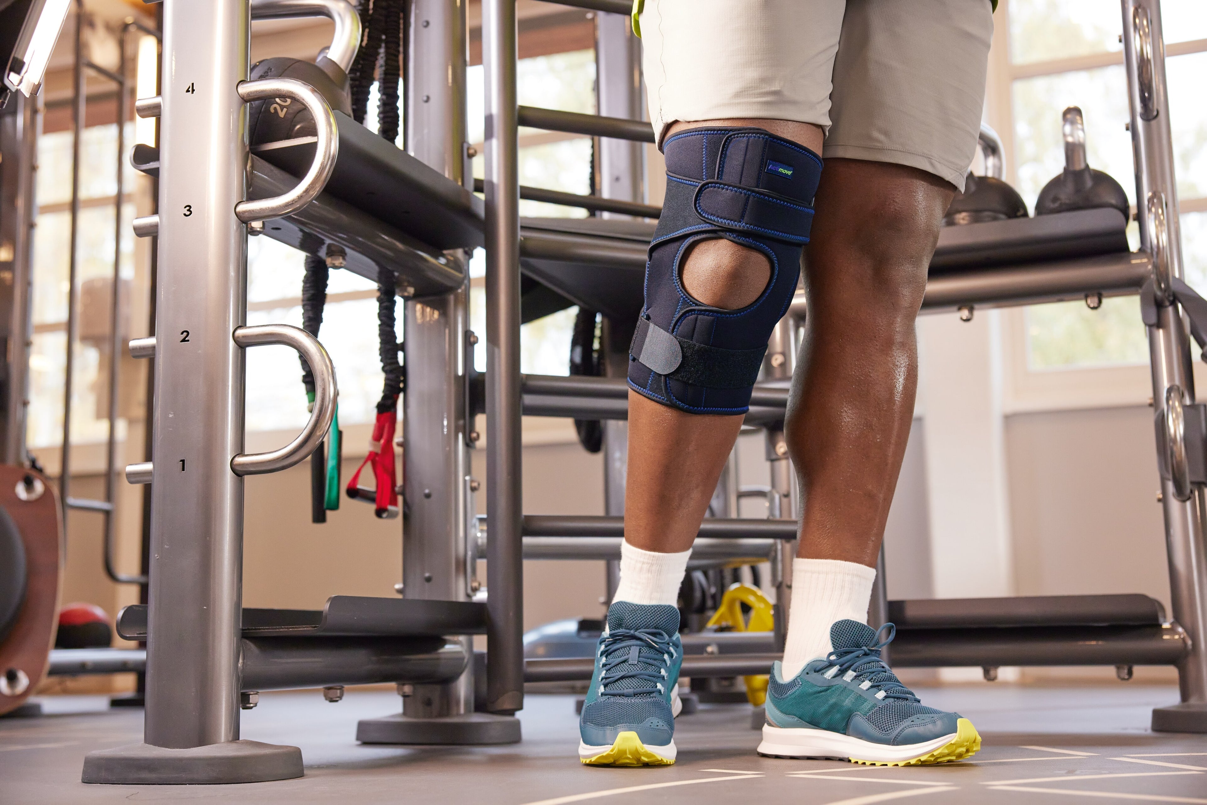 Actimove Knee Brace Wrap Around, Polycentric Hinges, Condyle Pads