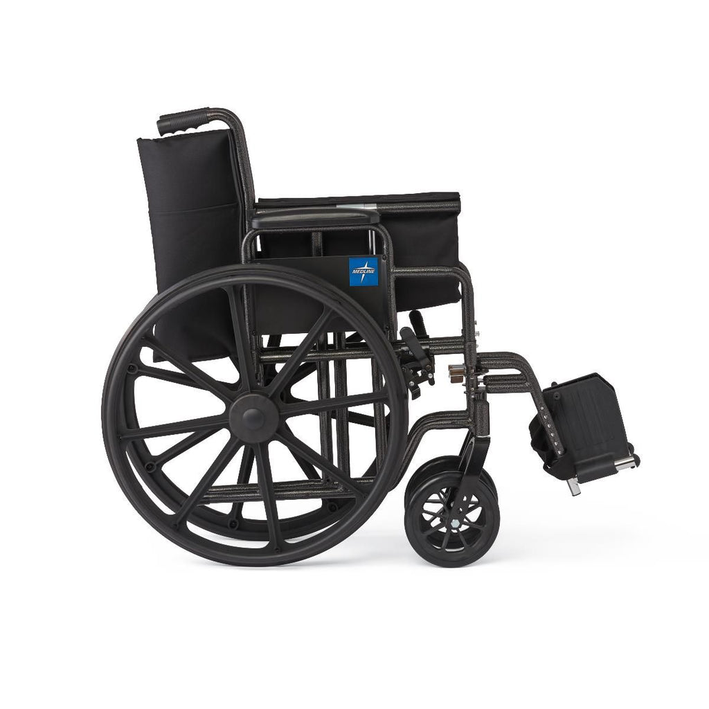 Silla de ruedas Medline de 18" con reposapiés