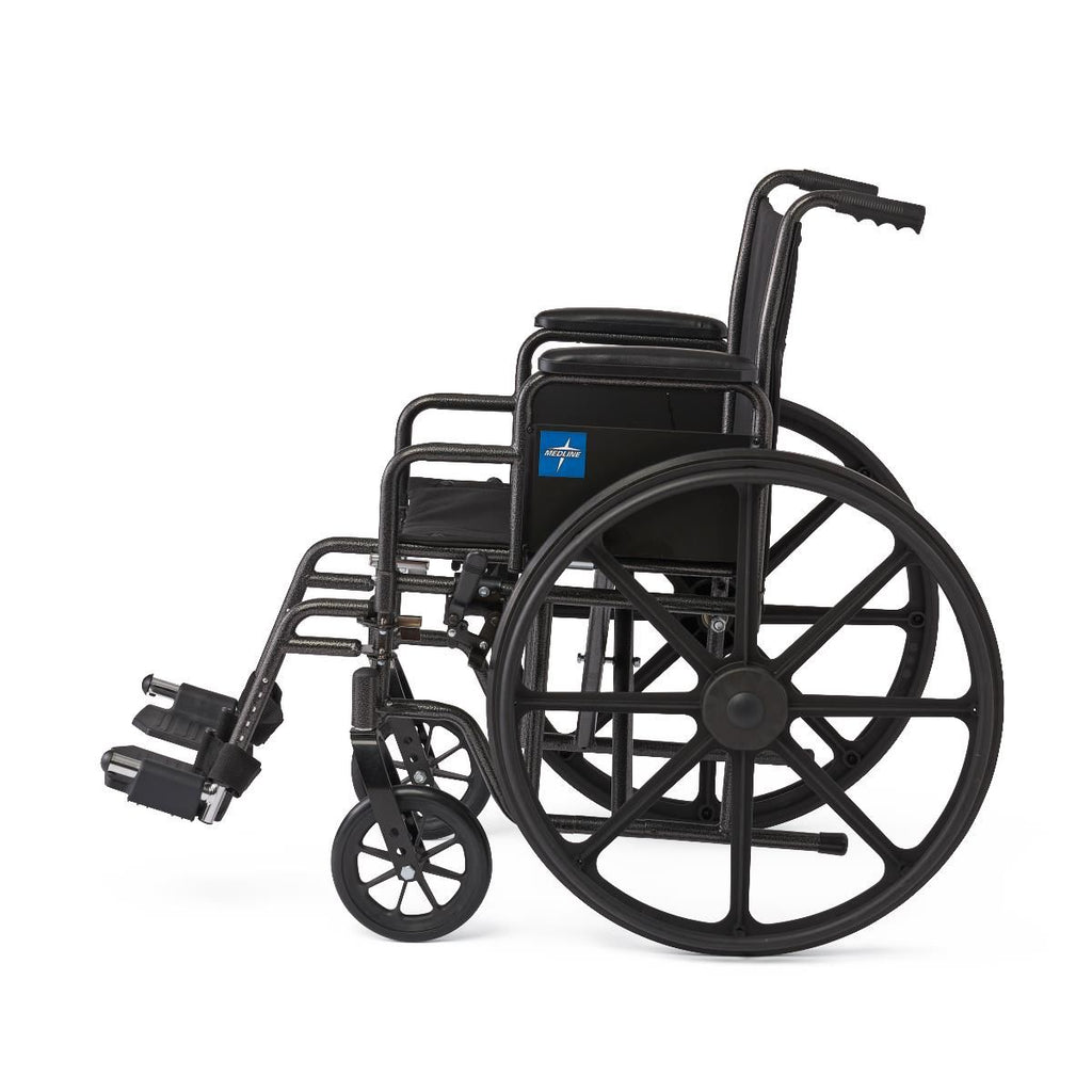 Silla de ruedas Medline de 18" con reposapiés